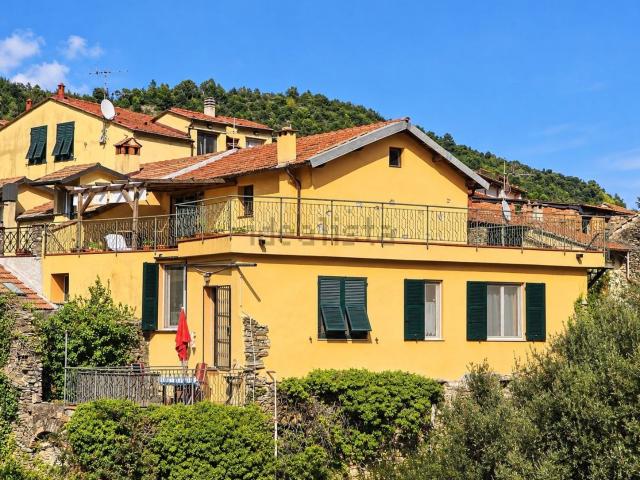 Villetta indipendente in vendita di 155 m² in Via Lunghi Scarella
