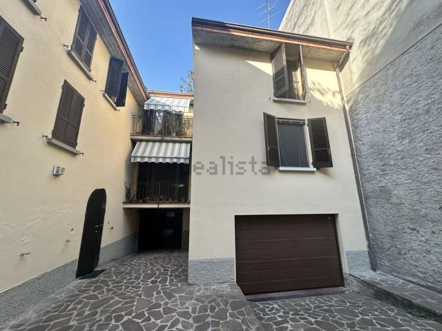 Villetta indipendente in vendita di 155 m² in Via Manini, 22