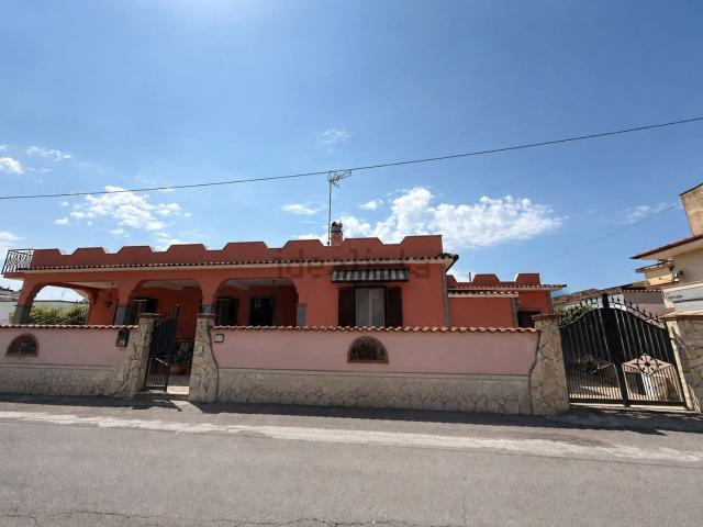Villetta indipendente in vendita di 155 m² in Via Marmolada