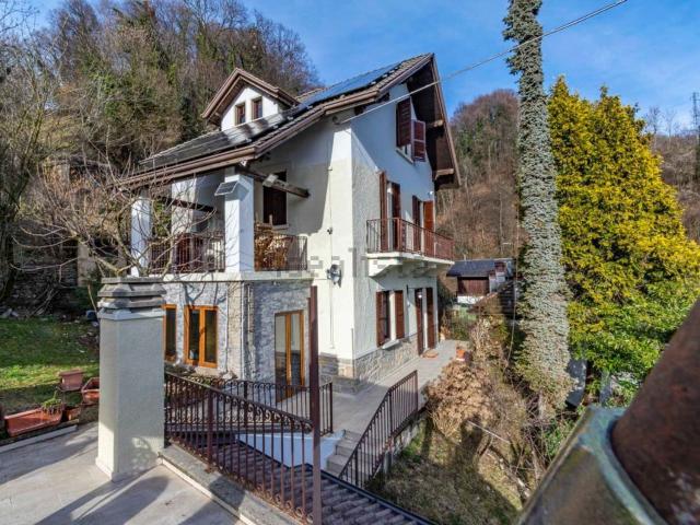Villetta indipendente in vendita di 155 m² in Via Santa Croce