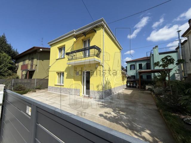 Villetta indipendente in vendita di 155 m² in Via Ragusa