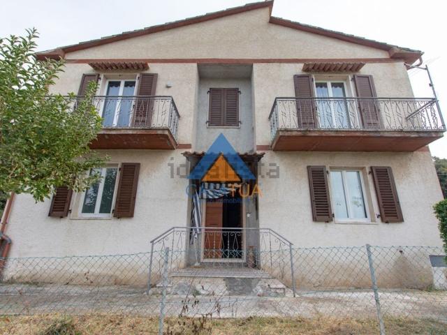Villetta indipendente in vendita di 155 m² in Via Rimembranze, 8