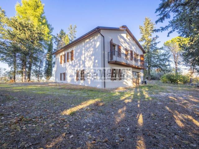 Villetta indipendente in vendita di 156 m² in Via Colle San Martino