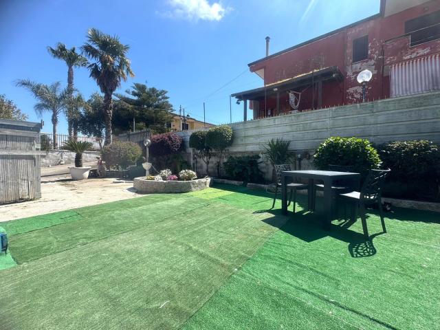 Villetta indipendente in vendita di 156 m² in Via Salvatore Nullo