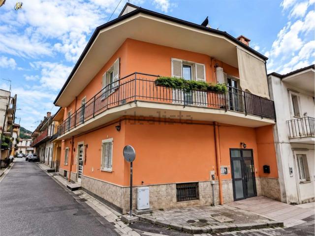 Villetta indipendente in vendita di 156 m² in Via Raffaele Stingone, 35