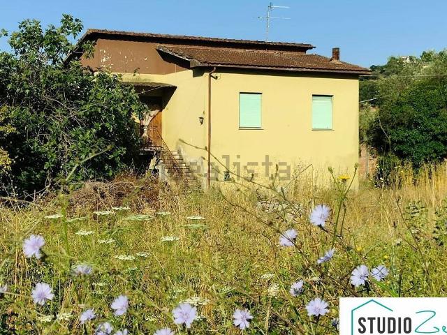Villetta indipendente in vendita di 156 m² in Via Rimembranze, 22
