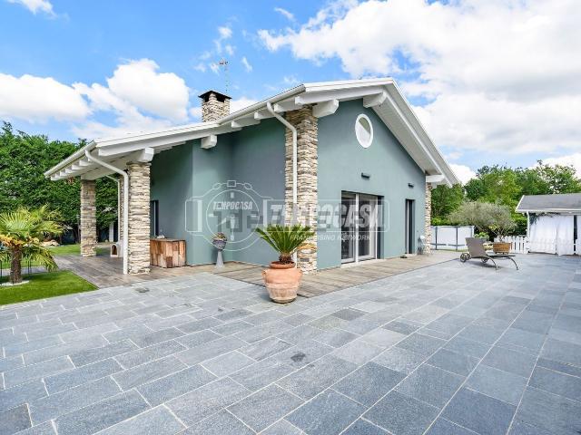 Villetta indipendente in vendita di 156 m² in Via Vecchia di Cuneo, 86