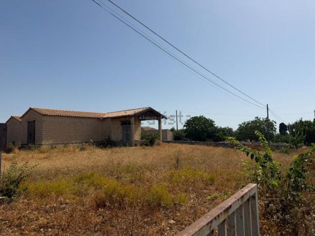Villetta indipendente in vendita di 156 m² in Contrada Serrameta
