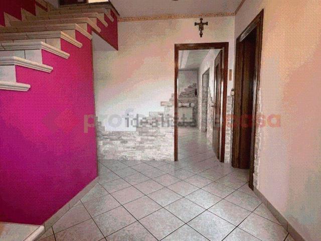 Villetta indipendente in vendita di 157 m² in Via Fratelli Cervi