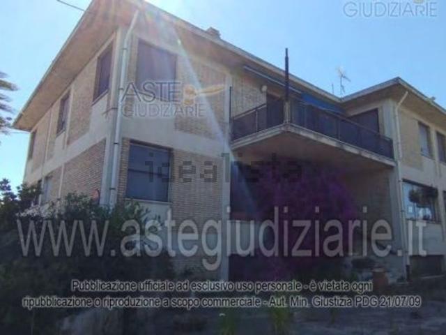 Villetta indipendente in vendita di 157 m² in Via Roma, 391