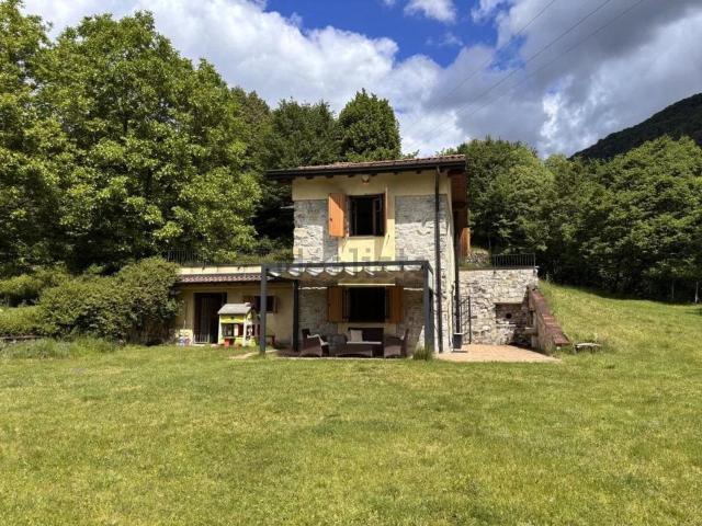 Villetta indipendente in vendita di 157 m² in Strada Provinciale 14