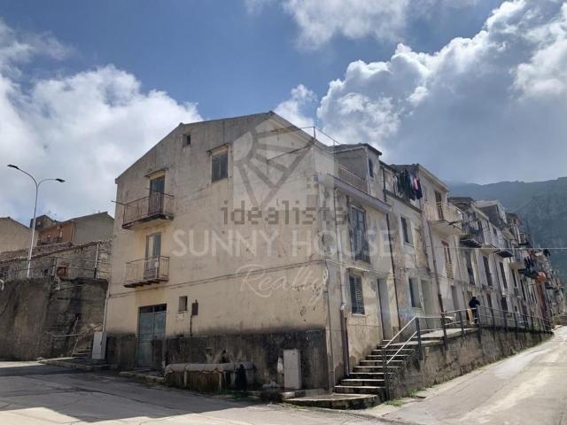 Villetta indipendente in vendita di 158 m² in Via Ciuffarello, 1