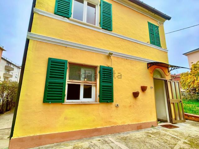 Villetta indipendente in vendita di 158 m² in Via Alcide De Gasperi, 32