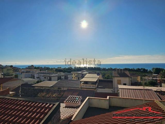 Villetta indipendente in vendita di 158 m² in Via Alessandro Manzoni