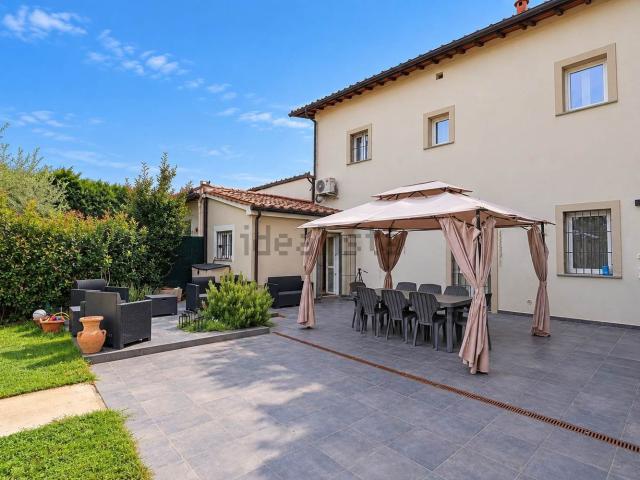 Villetta indipendente in vendita di 158 m² in Via degli Allori