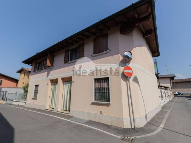 Villetta indipendente in vendita di 158 m² in Via IV Novembre, 20