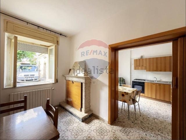 Villetta indipendente in vendita di 158 m² in Via IV Novembre, 6