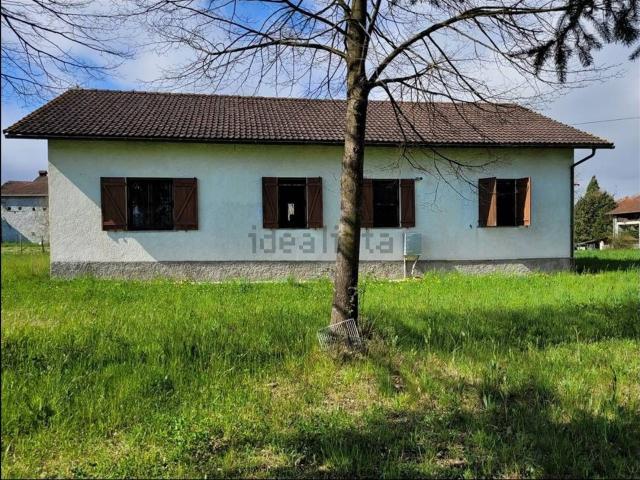 Villetta indipendente in vendita di 158 m² in Via Montegrappa