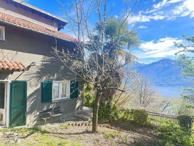 Villetta indipendente in vendita di 158 m² in Via per la Grona, 40