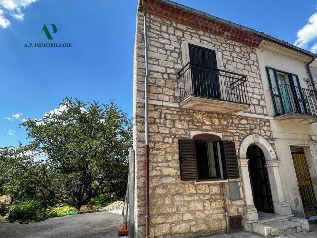 Villetta indipendente in vendita di 158 m² in Via Regina Margherita