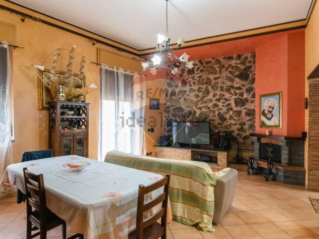 Villetta indipendente in vendita di 158 m² in Via Vittorio Emanuele III, 26