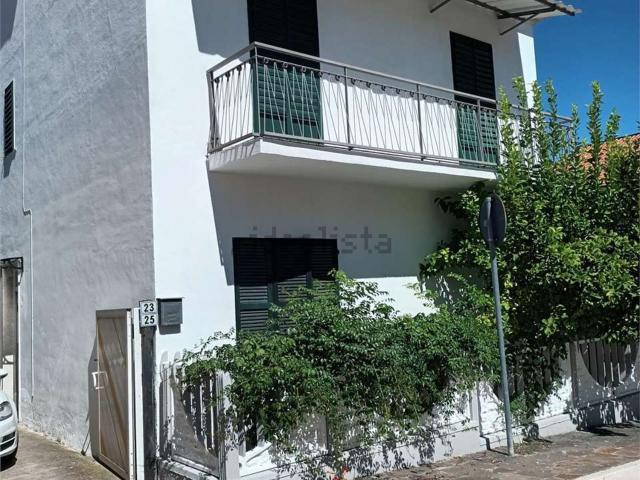 Villetta indipendente in vendita di 159 m² in Via Colli