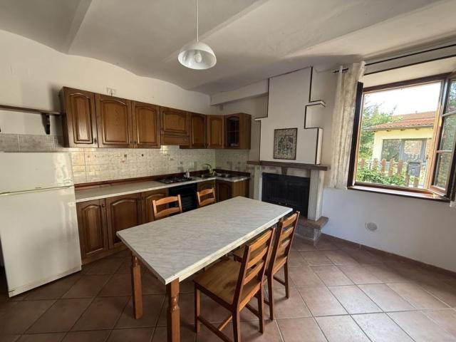 Villetta indipendente in vendita di 159 m² in Via Anguillara