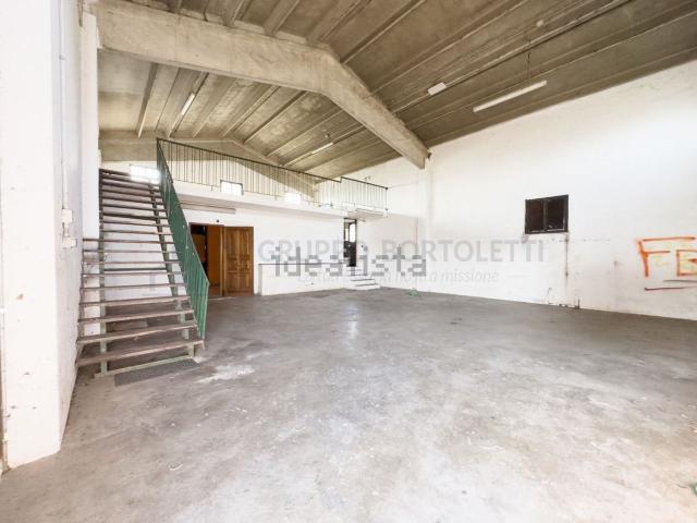 Villetta indipendente in vendita di 159 m² in Via Gruato