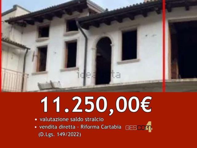 Villetta indipendente in vendita di 159 m² in Via Salvadori