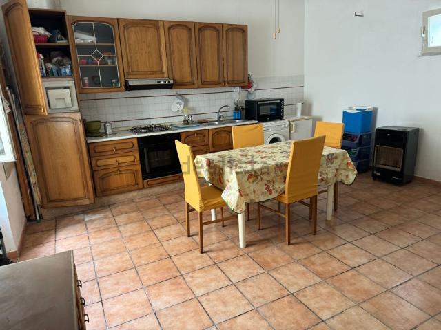 Villetta indipendente in vendita di 160 m² in Via 4 Novembre