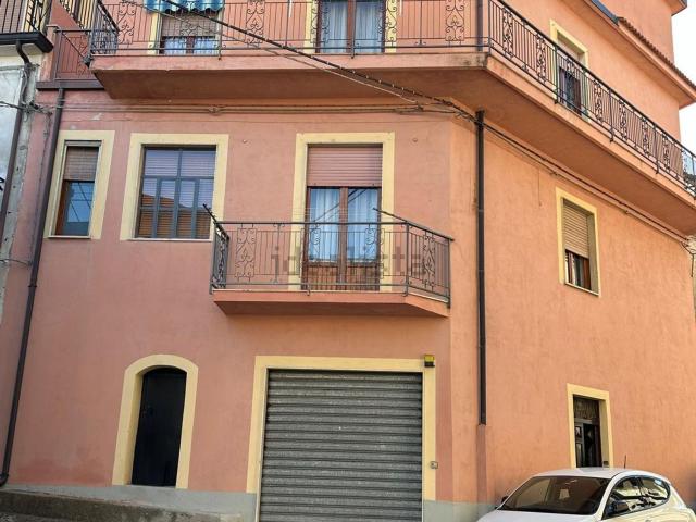 Villetta indipendente in vendita di 160 m² in Via Cornace, 2