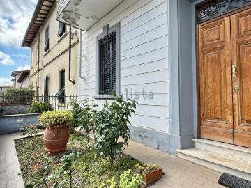 Villetta indipendente in vendita di 160 m² in Via Corsi Salviati