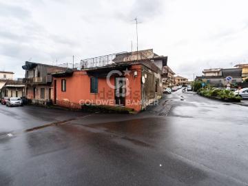 Villetta indipendente in vendita di 160 m² in Via Cosentini, 23