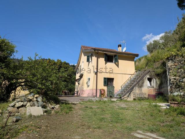 Villetta indipendente in vendita di 160 m² in Via Carpenara