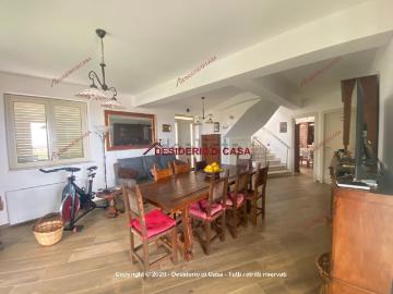 Villetta indipendente in vendita di 160 m² in Via Acquicella, 2