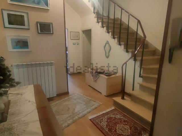 Villetta indipendente in vendita di 160 m² in Via Borgonuovo
