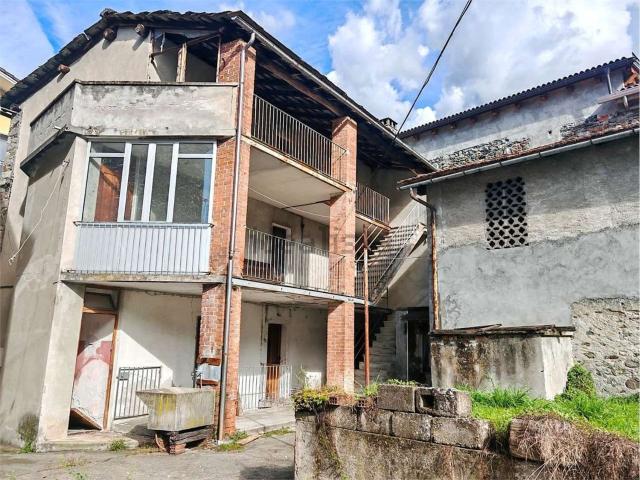 Villetta indipendente in vendita di 160 m² in Via Baron Vallaise