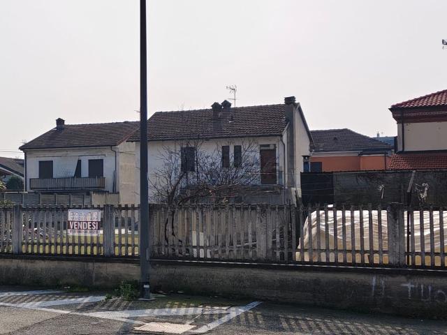 Villetta indipendente in vendita di 160 m² in Via Gino Gavuzzi