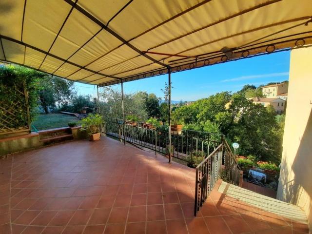 Villetta indipendente in vendita di 160 m² in Via della Repubblica