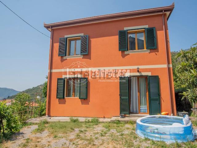 Villetta indipendente in vendita di 160 m² in Via delle Fragole