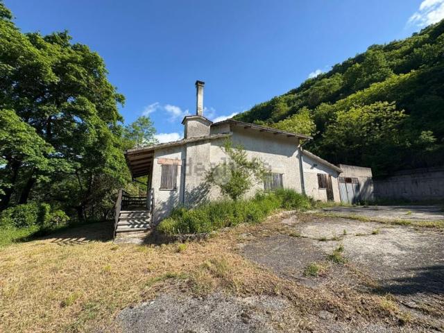 Villetta indipendente in vendita di 160 m² in Via Flaminia Sud