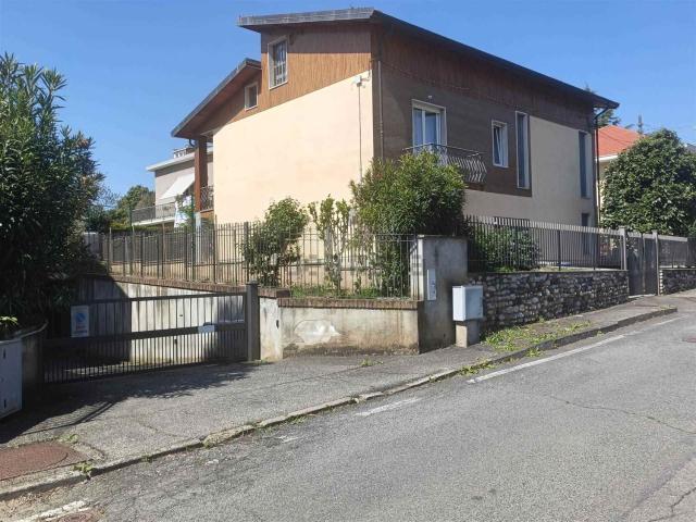 Villetta indipendente in vendita di 160 m² in Via Legnanino, 4