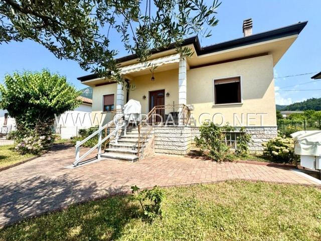 Villetta indipendente in vendita di 160 m² in Via Monte Baldo, 37