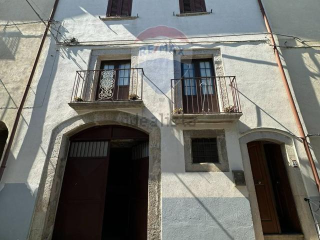 Villetta indipendente in vendita di 160 m² in Via Nazionale, 30