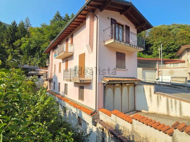 Villetta indipendente in vendita di 160 m² in Via Sopranico, 1
