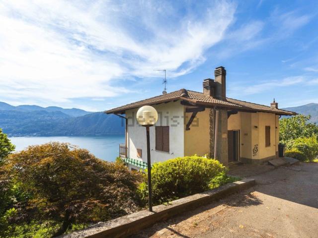 Villetta indipendente in vendita di 160 m² in Via Pettenasco, 21