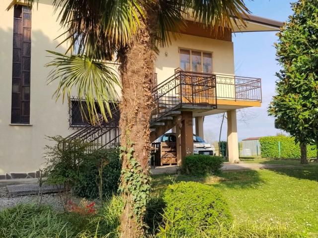 Villetta indipendente in vendita di 160 m² in Via Puccini, 16