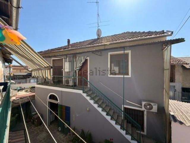 Villetta indipendente in vendita di 160 m² in Via Roma