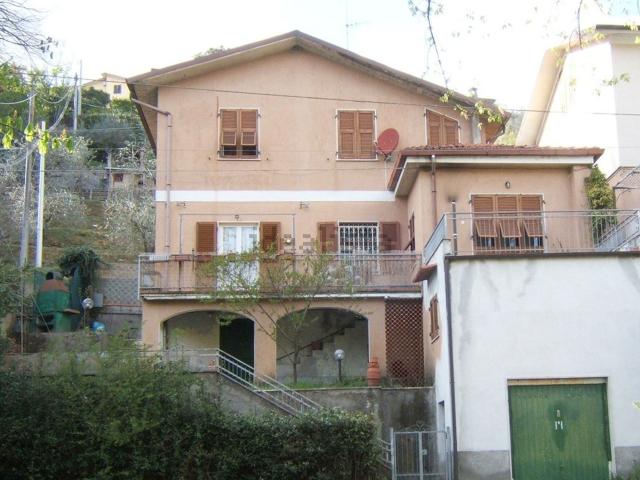 Villetta indipendente in vendita di 160 m² in Via Roma