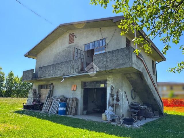 Villetta indipendente in vendita di 160 m² in Via Recanati, 56
